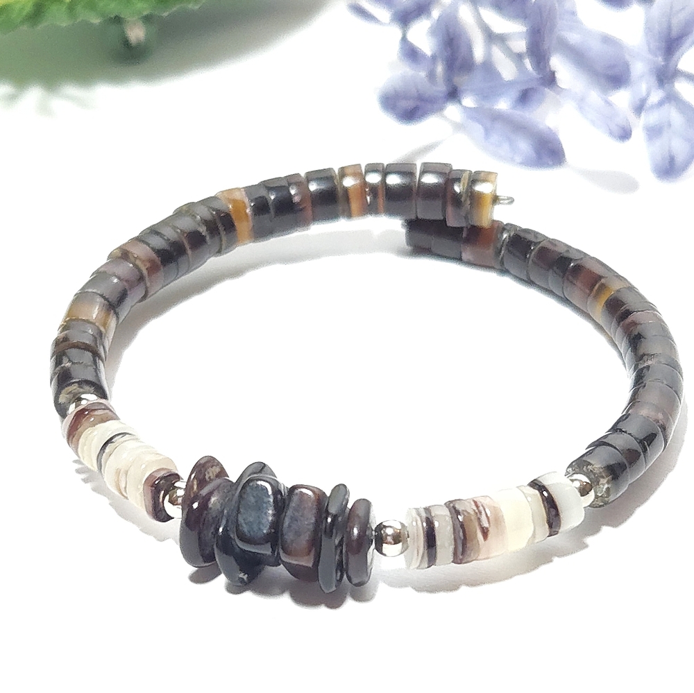 Handmade Pen & Hammer Shell Heishi Bead with Kewa Horn Shell Chip Bracelet - Picture 14 of 15